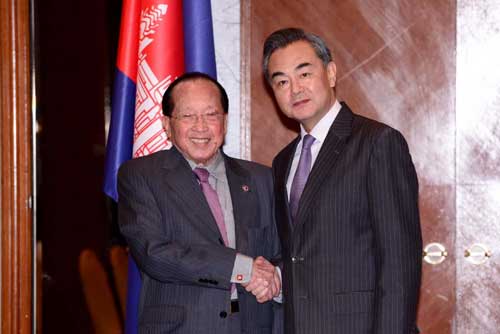 外交部长会见柬埔寨副首相兼外交国际合作大臣