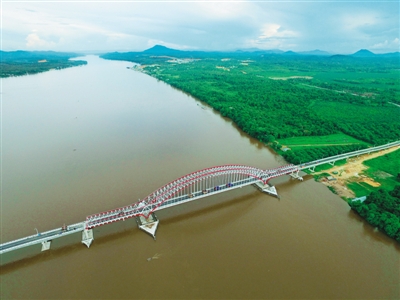中国承建印尼塔扬桥通车