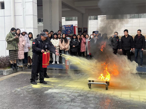 安远县第二中学举行消防安全疏散演练暨安全教育活动